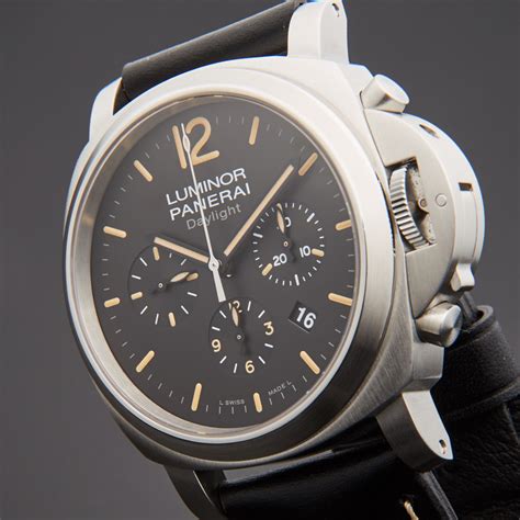 panerai luminor gmt gold|luminor panerai daylight price.